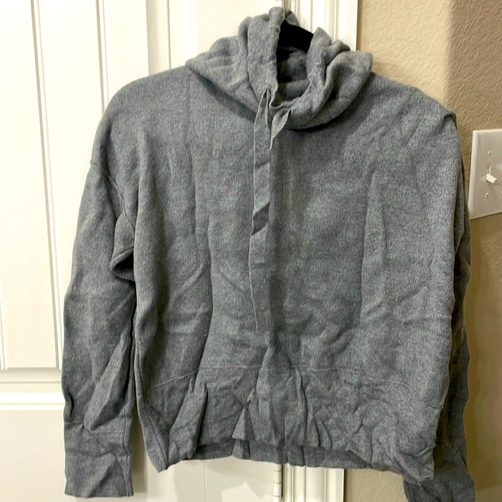 High neck sweatshirt